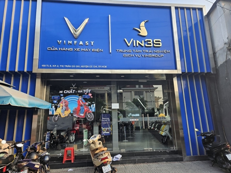 Thiết kế bảng hiệu m&agrave;u xanh dương theo y&ecirc;u cầu