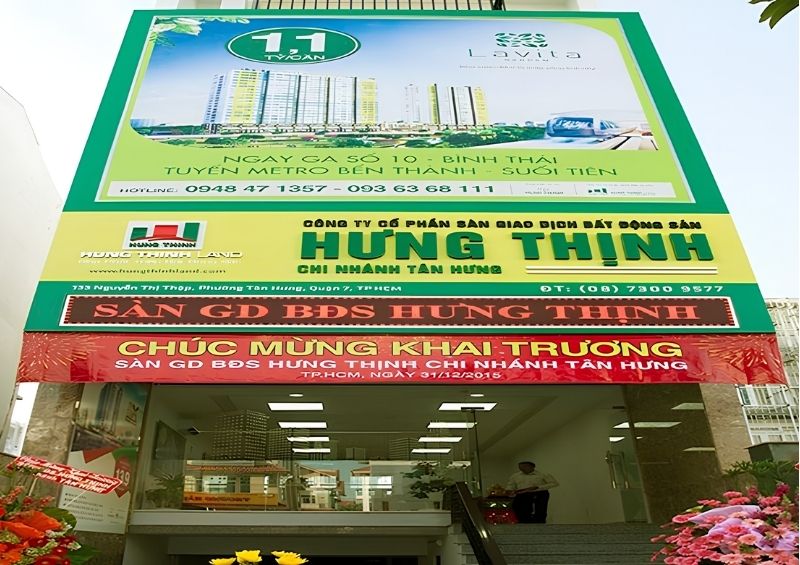 Mẫu bảng hiệu m&agrave;u xanh l&aacute; cho c&ocirc;ng ty bất động sản