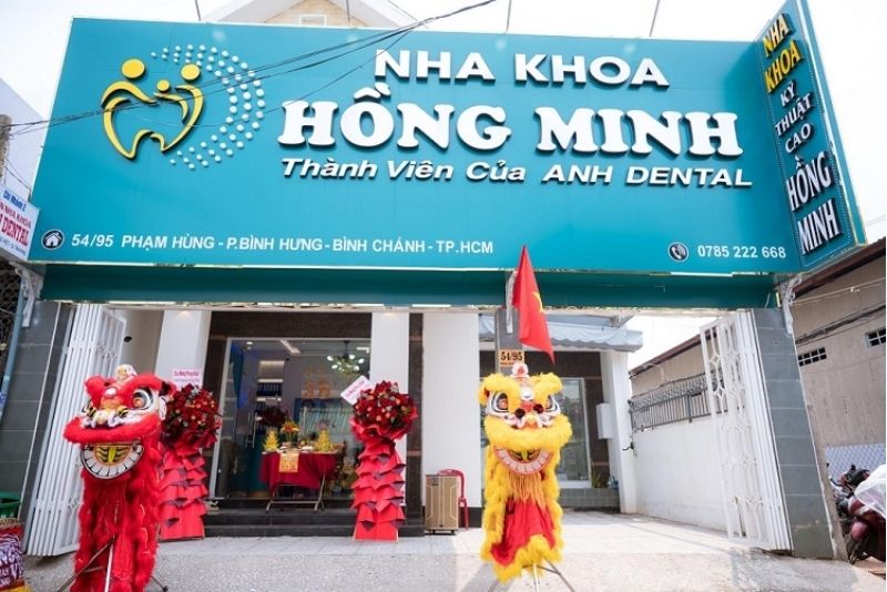 Thi c&ocirc;ng bảng hiệu nha khoa trọn g&oacute;i, uy t&iacute;n tại TPHCM