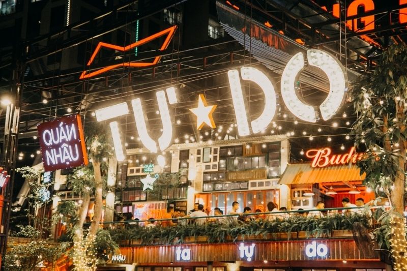 Mẫu bảng hiệu qu&aacute;n nhậu tự do