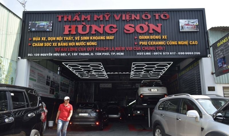 Thi c&ocirc;ng bảng hiệu quảng c&aacute;o rửa xe chuy&ecirc;n nghiệp