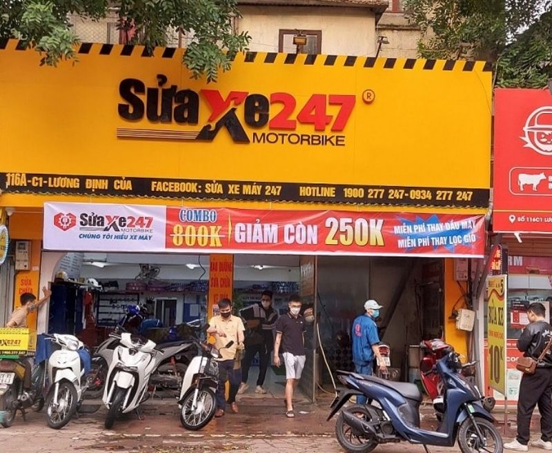 Thi c&ocirc;ng bảng hiệu sửa xe gi&aacute; rẻ trọn g&oacute;i tại TPHCM