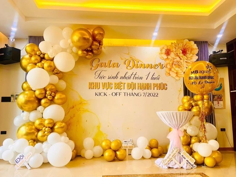 Thi công backdrop quận 7 in chất liệu bạt Hiflex