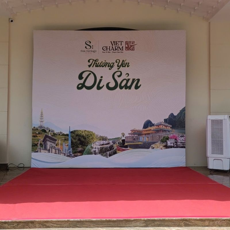 In backdrop bằng chất liệu giấy PP