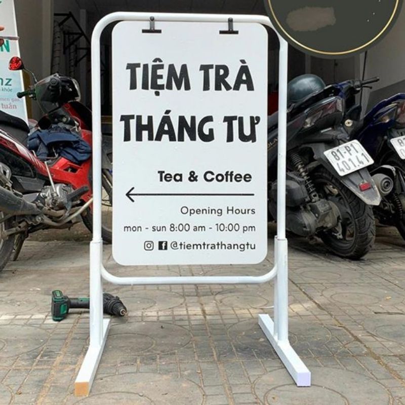 Mẫu bảng hiệu nhỏ dạng đứng cho qu&aacute;n cafe