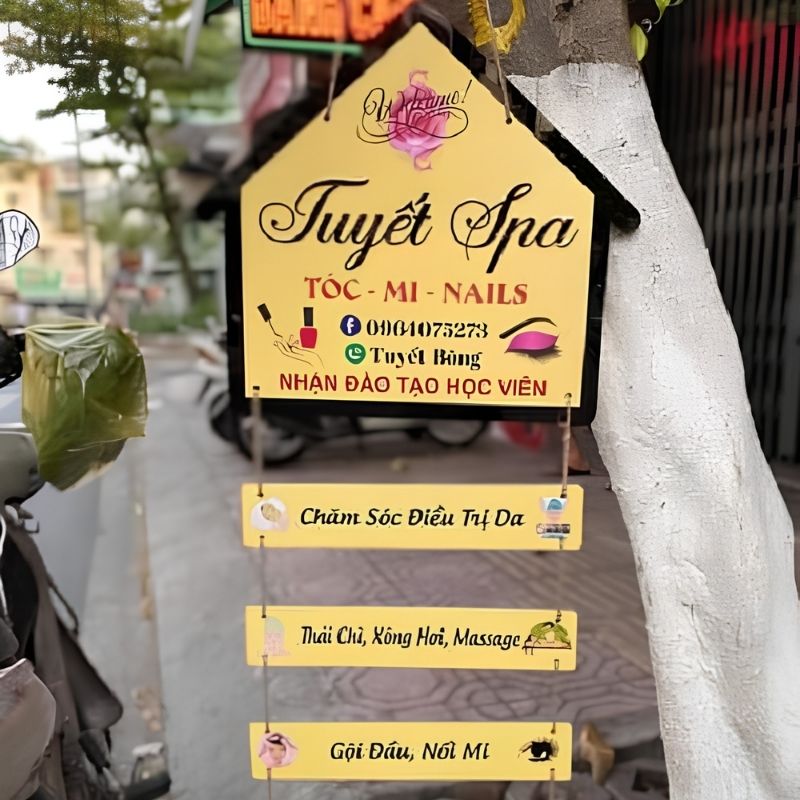 Mẫu bảng hiệu treo tường làm từ gỗ
