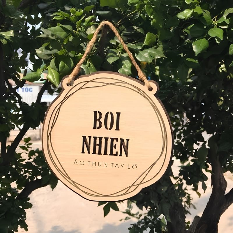 Ưu, nhược điểm của bảng hiệu treo tường