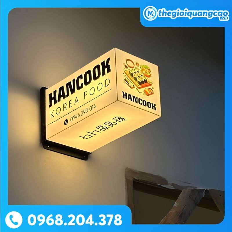 Hộp Đèn Mica Dán Decal