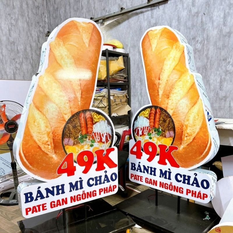 Mẫu hộp đ&egrave;n mica tiệm b&aacute;nh m&igrave; chảo