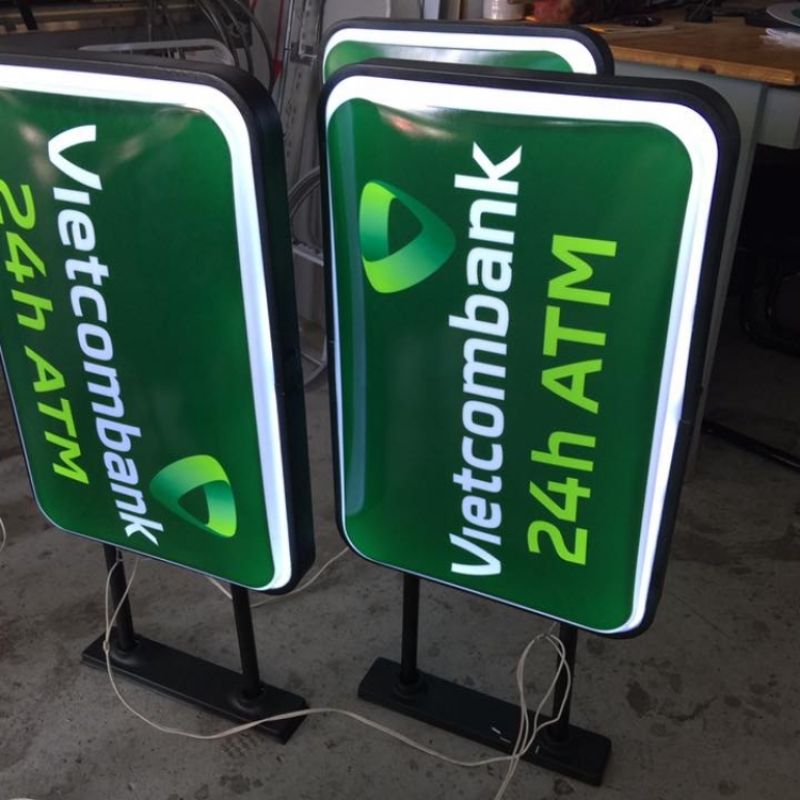 Mẫu hộp đ&egrave;n mica h&uacute;t nổi cho c&acirc;y r&uacute;t tiền ng&acirc;n h&agrave;ng vietcombank