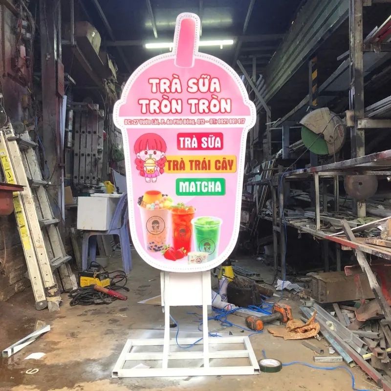 Hộp đ&egrave;n mica h&uacute;t nổi h&igrave;nh ly tr&agrave; sữa