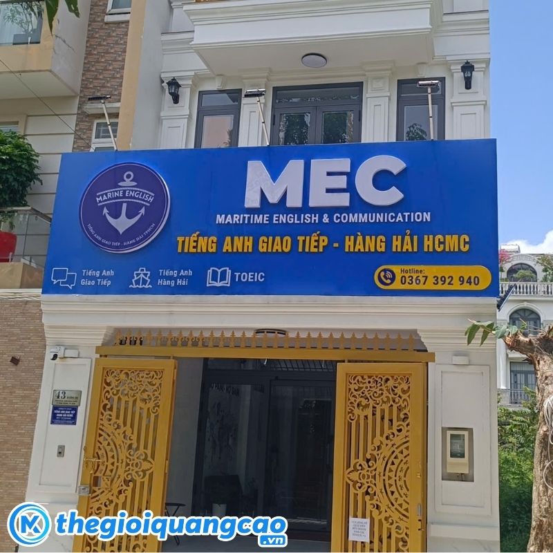 Dự án làm bảng hiệu mặt dựng alu chữ nổi mica cho trung tâm tiếng anh MEC