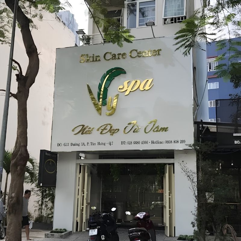 Làm bảng hiệu quảng cáo chữ nổi inox vàng gương tại quận 7
