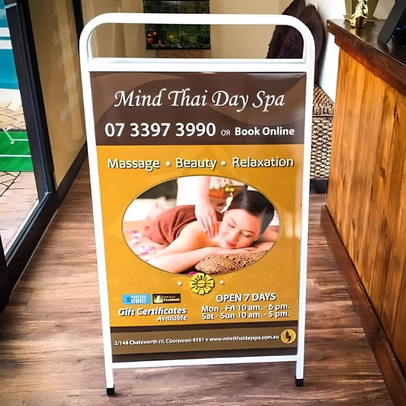 Bảng hiệu đứng spa