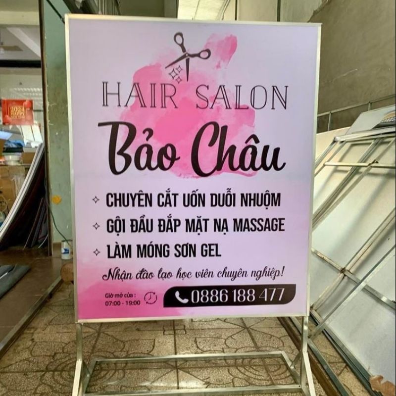 Bảng hiệu đứng cho tiệm hair salon bảo ch&acirc;u