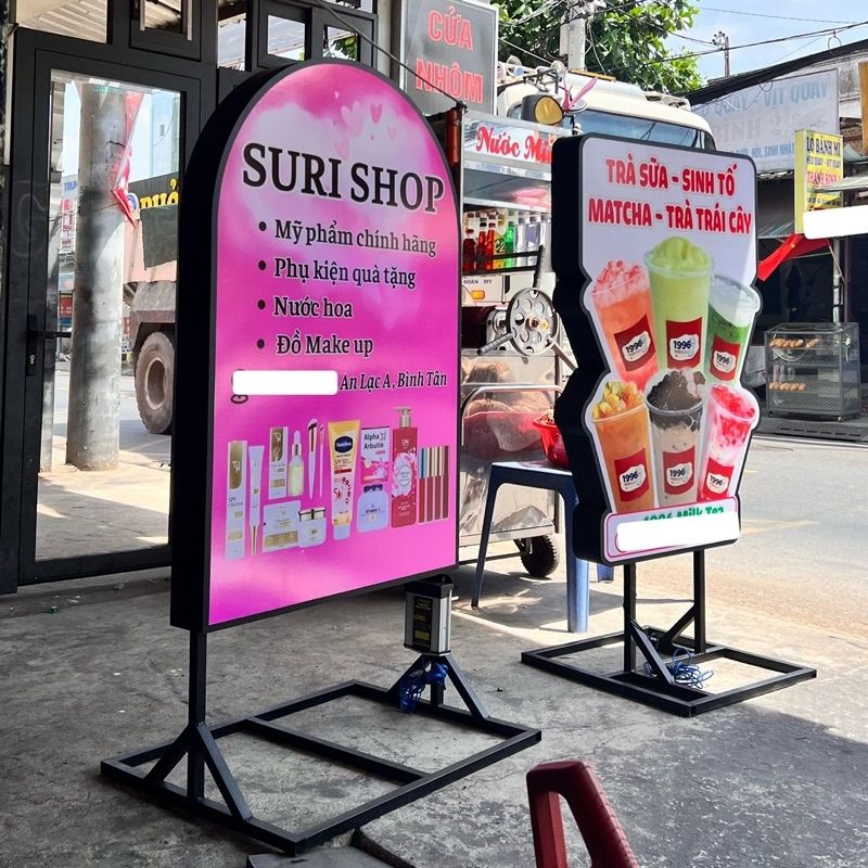 Mẫu bảng hiệu đứng 2 mặt shop mỹ phẩm