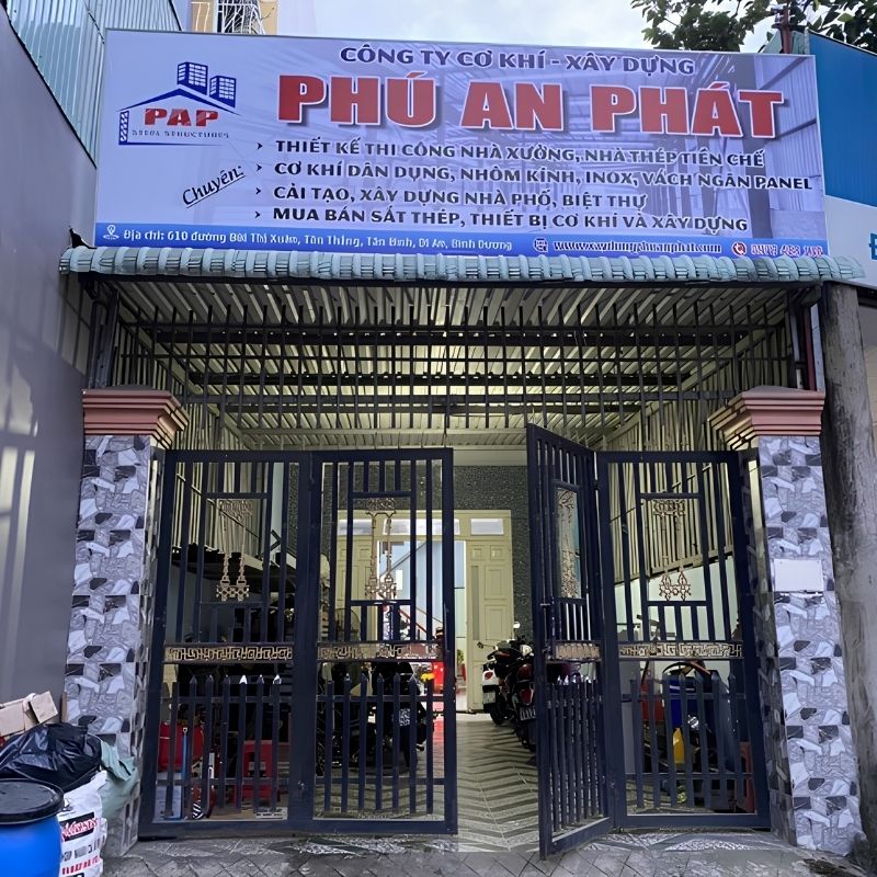 So s&aacute;nh bảng hiệu alu d&aacute;n decal so với c&aacute;c chất liệu kh&aacute;c