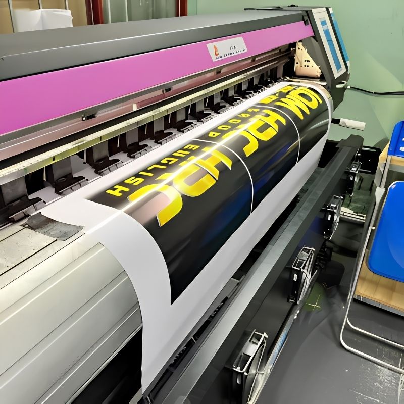 Decal thường l&agrave;m bảng hiệu tr&ecirc;n nền alu