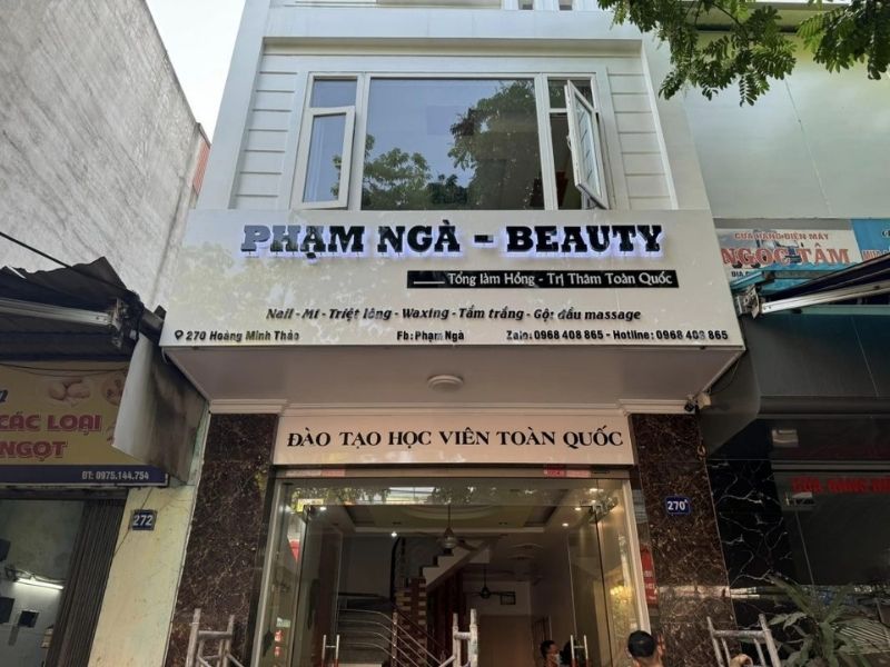 Bảng hiệu alu gương trắng cho tiệm nail, spa
