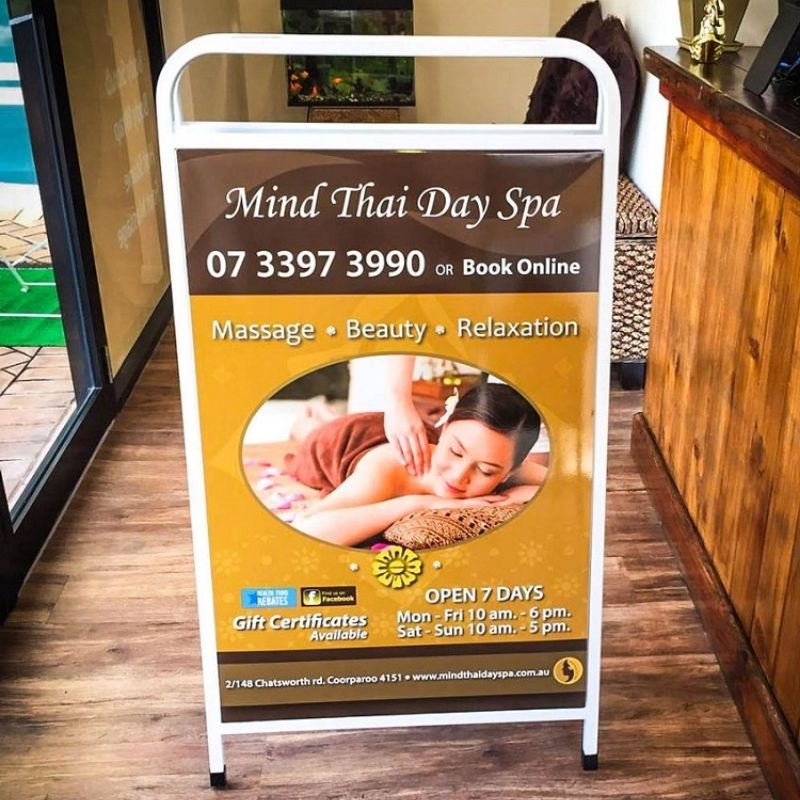 Mẫu biển quảng c&aacute;o spa đứng