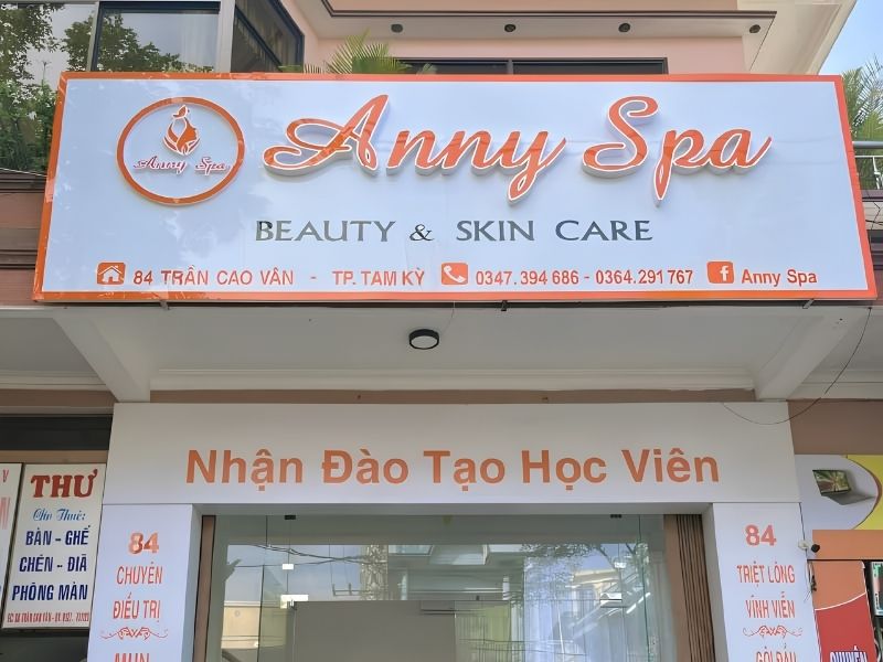 Bảng hiệu spa beauty chữ nổi mica tr&ecirc;n nền alu