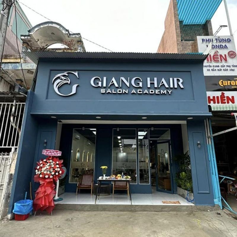 Mẫu bảng hiệu tiệm t&oacute;c phong c&aacute;ch trẻ trung, ph&aacute; c&aacute;ch
