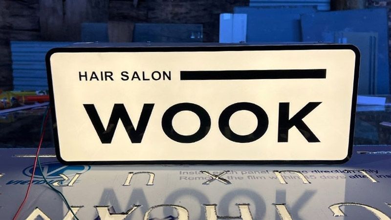 Biển vẫy hộp đ&egrave;n tiệm t&oacute;c hair salon
