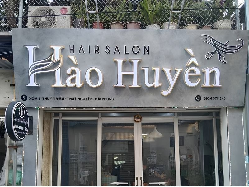 Hướng dẫn chọn bảng hiệu tiệm t&oacute;c ph&ugrave; hợp với mọi mặt bằng