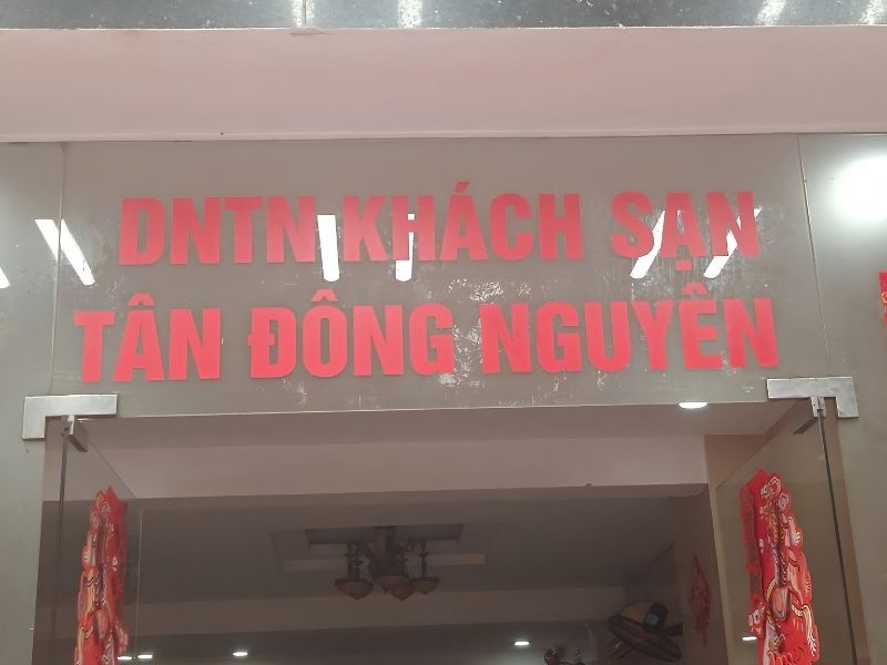 Chữ decal d&aacute;n k&iacute;nh