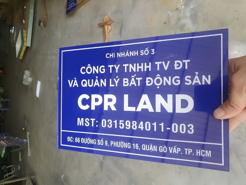 Bảng hiệu mica