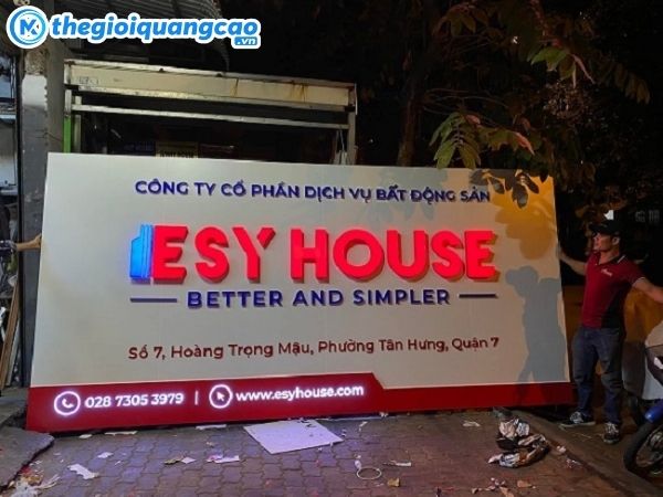 Chất liệu inox làm chữ nổi cho bảng hiệu bất động sản