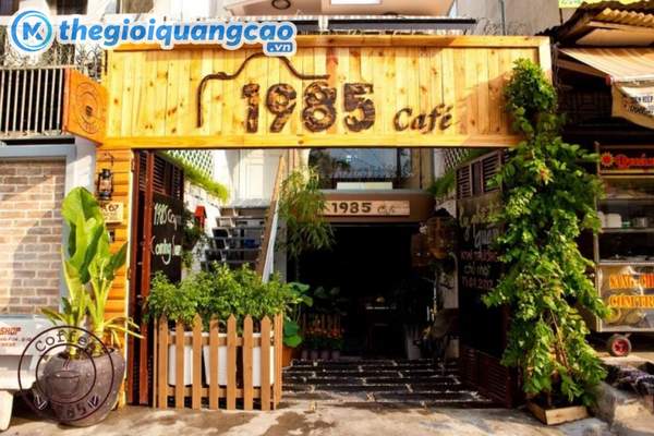 Thiết kế bảng hiệu qu&aacute;n cafe phong c&aacute;ch xưa đẹp tại TPHCM