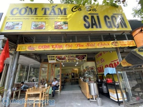 B&aacute;o gi&aacute; l&agrave;m bảng hiệu cơm tấm