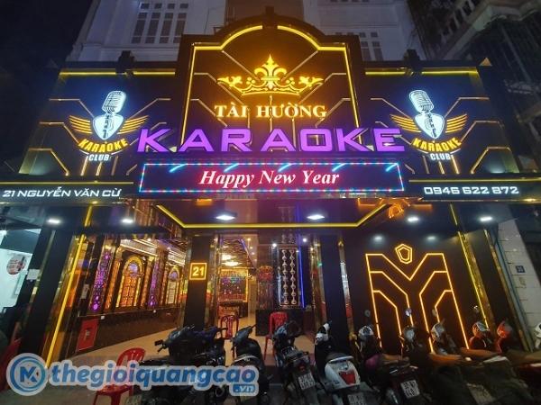 Bảng hiệu karaoke LED nhiều màu – nổi bật giữa khu phố