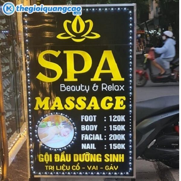 Mẫu biển quảng c&aacute;o massage đứng thu h&uacute;t kh&aacute;ch h&agrave;ng từ 2 chiều&nbsp;