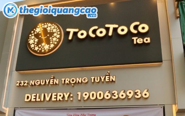 Mẫu bảng hiệu quảng c&aacute;o tr&agrave; sữa kết hợp chữ inox