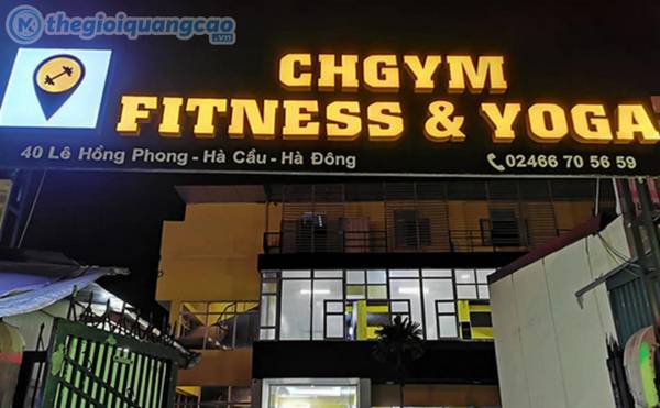 Mẫu bảng hiệu Yoga chữ nổi mica nền alu