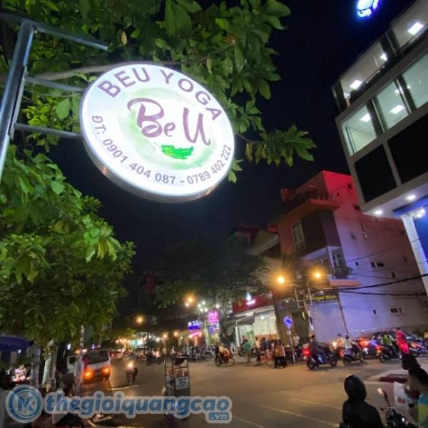 Mẫu biển vẫy Yoga đẹp , chất lượng