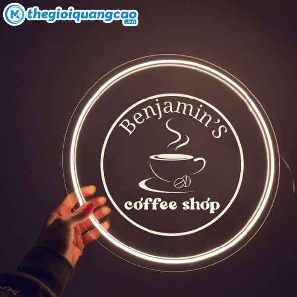 Mẫu biển vẫy cafe tr&ograve;n nhỏ gọn nhưng si&ecirc;u nổi bật cả ng&agrave;y lẫn đ&ecirc;m
