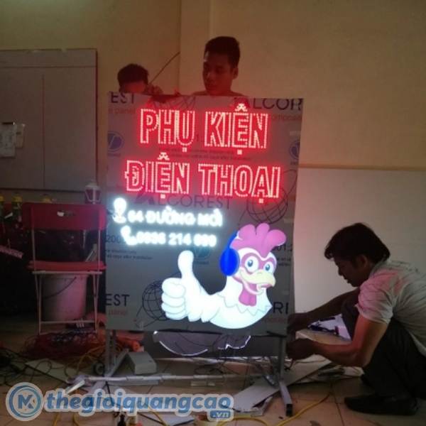  Mẫu biển vẫy điện thoại đứng gi&aacute; rẻ 