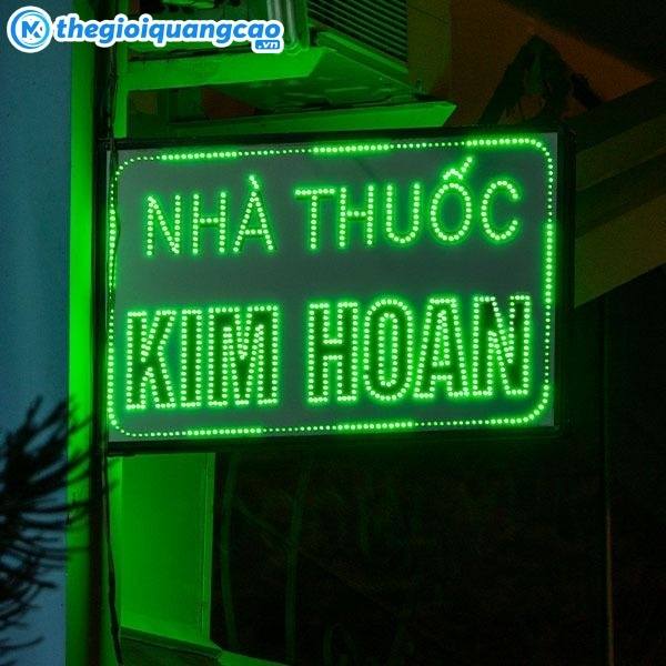 Mẫu biển vẫy hộp đền cho nhà thuốc