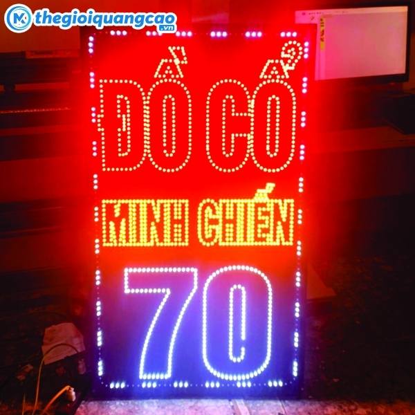 Mẫu biển vẫy quảng cáo kết hợp đèn Led