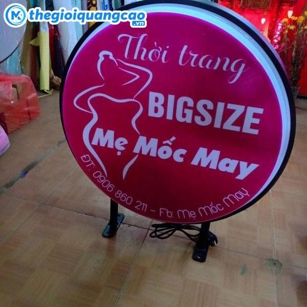 Mẫu biển quảng cáo tròn cho shop thời trang