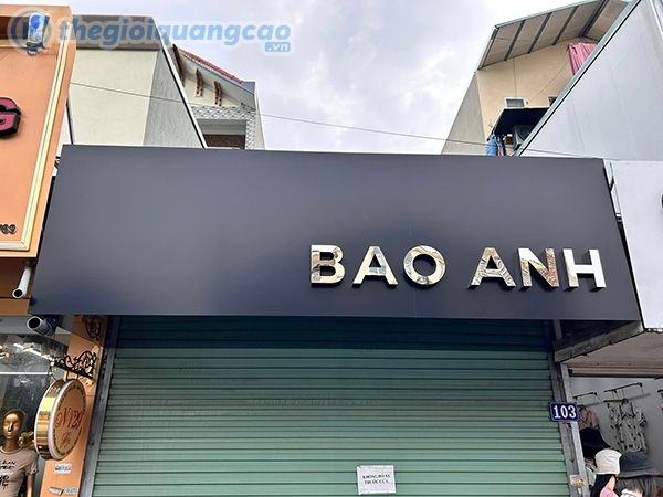 Bảng hiệu chữ inox trắng b&oacute;ng