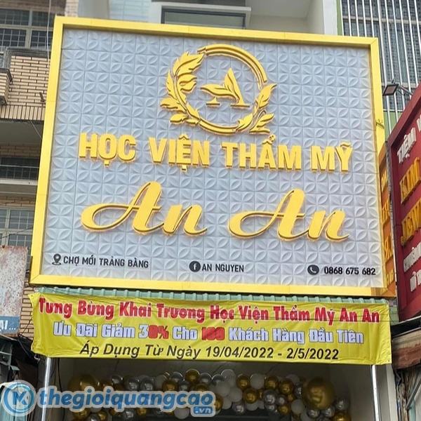 Bảng hiệu quảng c&aacute;o chữ nổi v&agrave;ng gương
