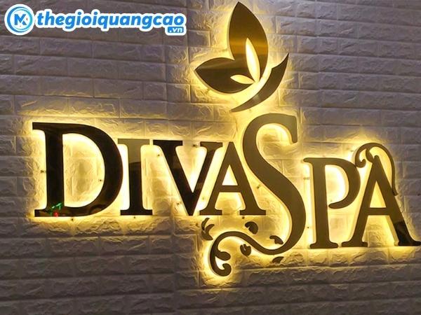 Mẫu chữ nổi inox v&agrave;ng gương