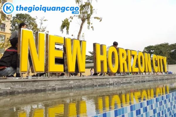 Mẫu chữ nổi inox lồng mặt mica h&uacute;t nổi