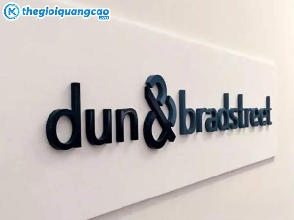 Mẫu chữ nổi mica nguyên khối