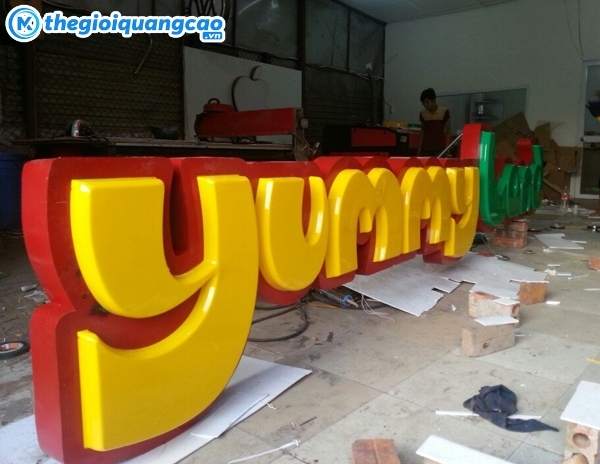 Mẫu chữ nổi mica hút nổi