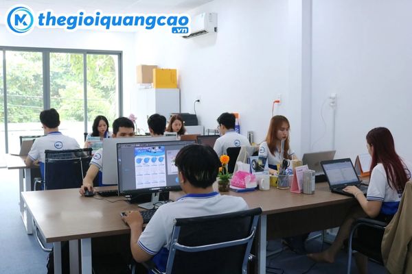 Đội ngũ nhân viên tư vấn và thiết kế